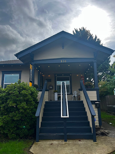 Lyon's Den Hair Studio