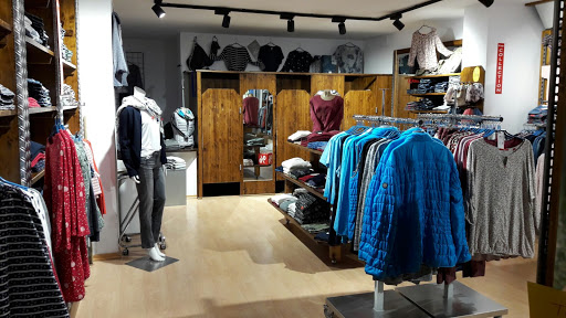Otto's junge Mode Boutique Damen- und Herrenmode