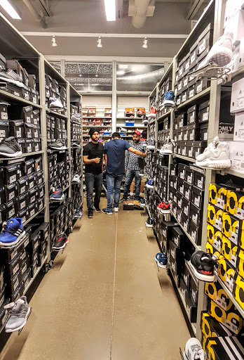 adidas Outlet Store Halton Hills - Thumbnail