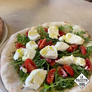 La Piazzetta Pizzeria con cucina by null