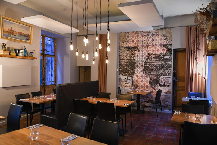 Avenue* Restaurant by null