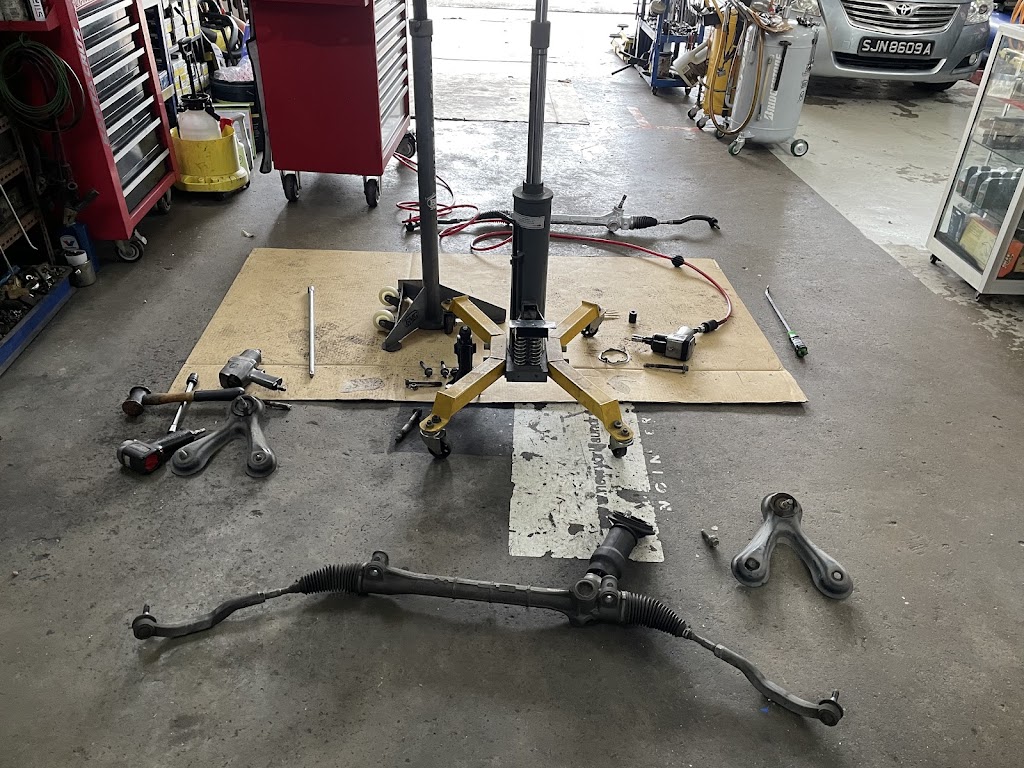 Version Arts Everite Motor works Electrical & Battery - car servicing Singapore facility photo 2