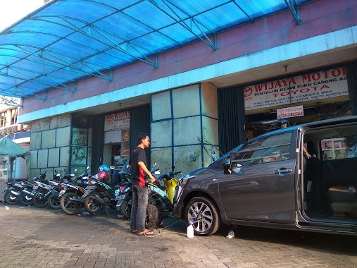 Wijaya Motor - Sumur Batu, Author: Fadil Ks