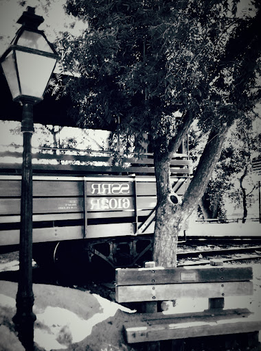 Railroad Turntable & Roundhouse - Thumbnail