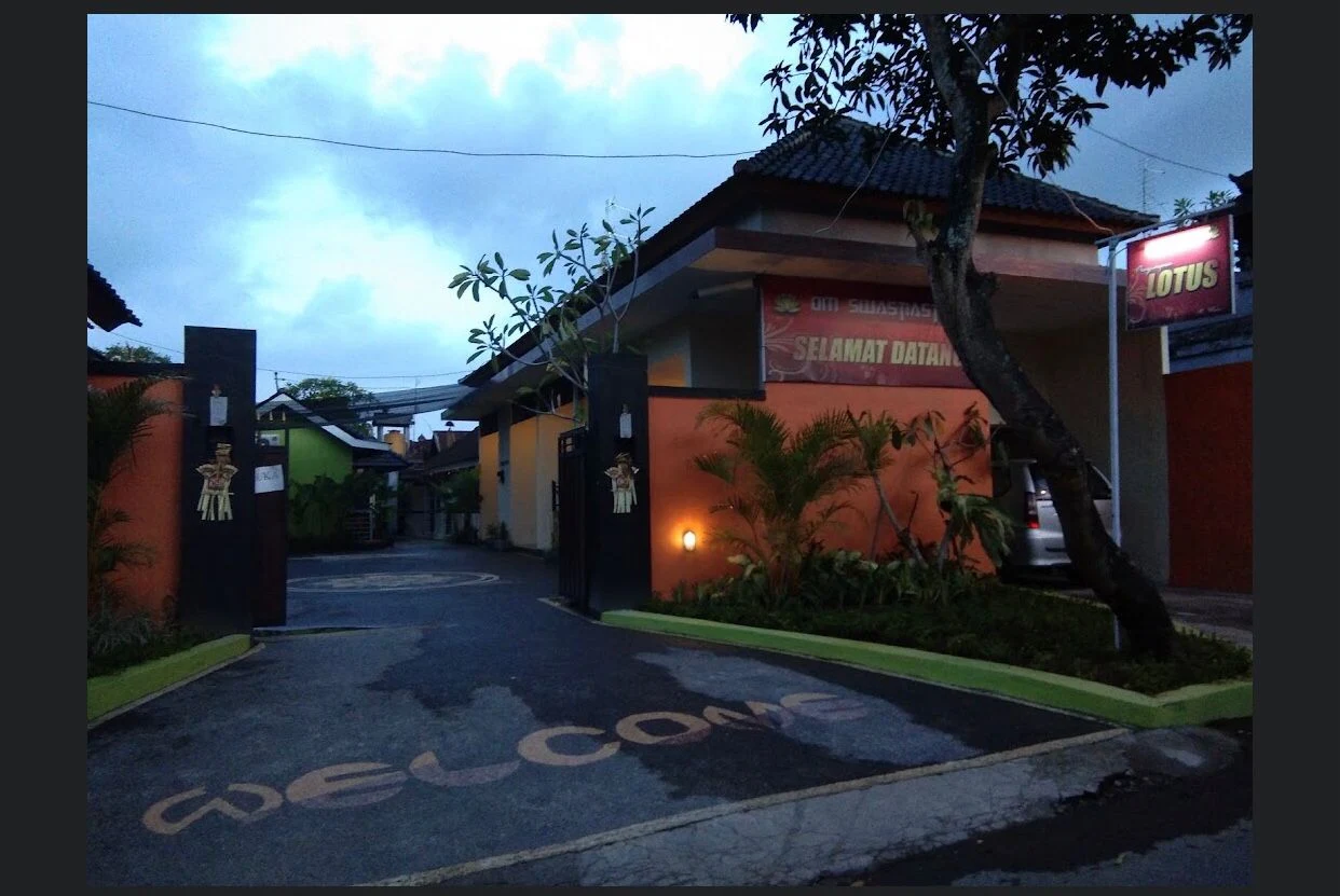 Penginapan Lotus