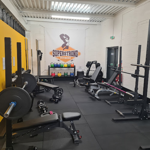 SuperStrong Fitness - Sporting goods store