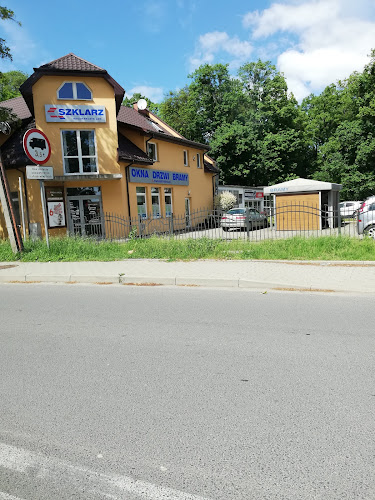 Kaczmarczyk Jan. Szkło okienne