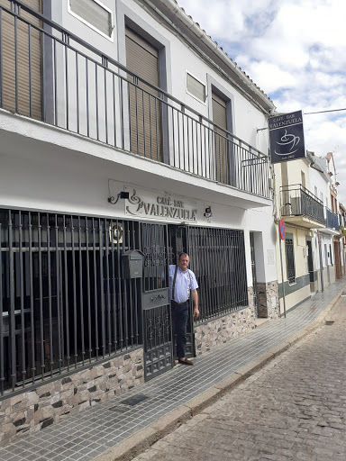Bar Valenzuela - Thumbnail