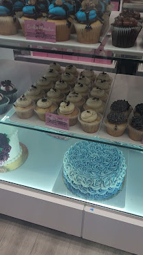 Lil’ Cakes & Creamery by null