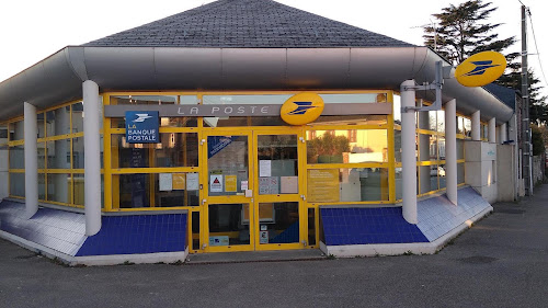 La Poste à LE MESNIL ESNARD