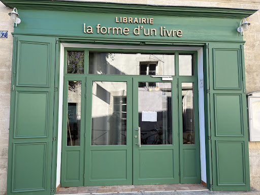 Librairie la forme d'un livre