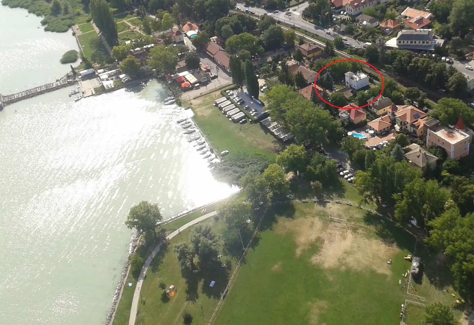 Kayser Apartment - Accommodation directly on the shore of Lake Balaton
