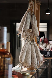 Photo n°6 de Boucherie Charcuterie Traiteur Boulaire - Bourg-des-Comptes à Bourg-des-Comptes (Boucherie-charcuterie)