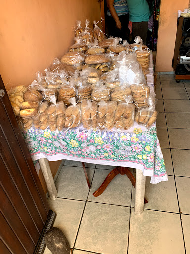 Panaderia La Bomba Empanadas De Guayaba. - Thumbnail