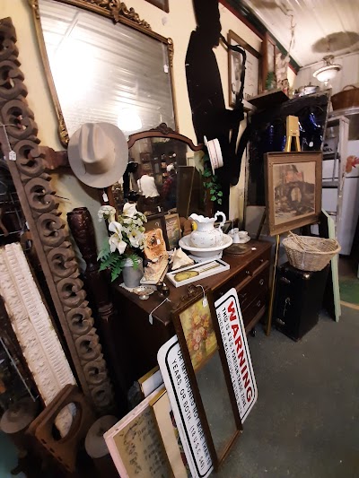 Schultz Antiques