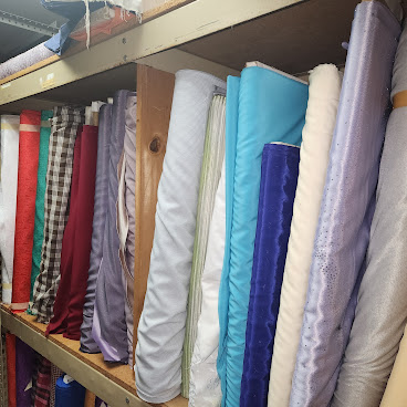 La Casa de las Viejas (Fabric and Lenceria) by null