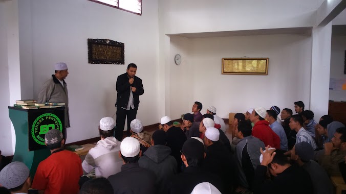 Pesantren Tahfizh Pusat Da'wah Al-Qur'an, Author: Bey Sapta