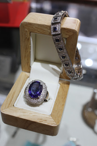 Christopher Poel Watches & Jewellery - Thumbnail