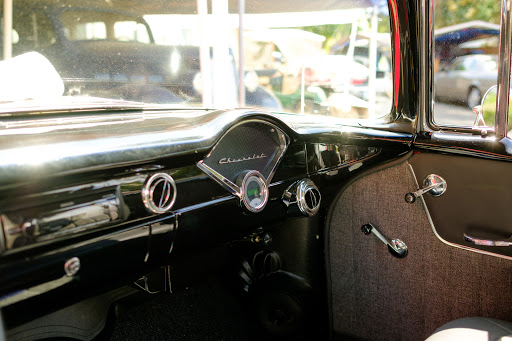 Greg's Upholstery - Visual