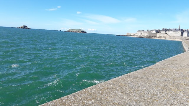 Phare Môle des Noires