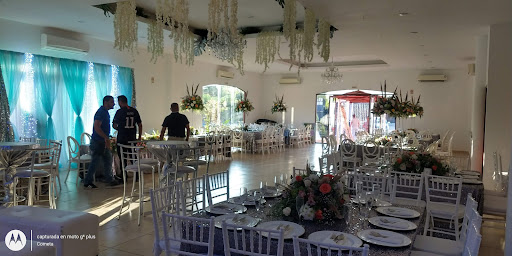 Salón Adobe