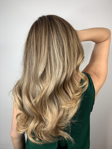 Erika Gold at Salon Studios - Thumbnail