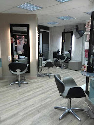 Photo n°1 de MEDARD Coiffeur Visagiste (Le Vaudreuil) à Le Vaudreuil (Salon de coiffure)