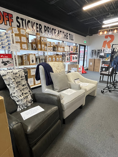 Retail Revolt - Visual