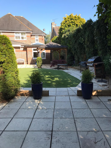 E & M Landscape Gardening LTD