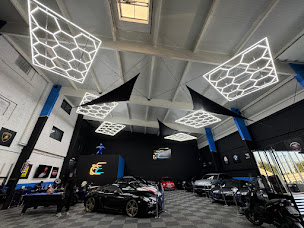 Photo n°22 de CARLUKS CENTRE AUTOMOBILE PREMIUM ️ ️ ️ ️ ️ à Mézières-sur-Seine (Prestataire de tuning automobile)