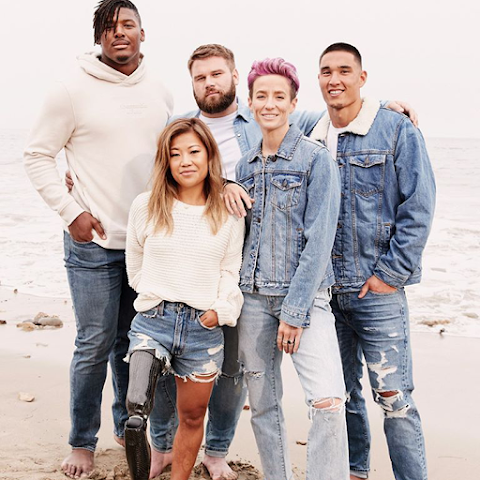 Abercrombie & Fitch by null