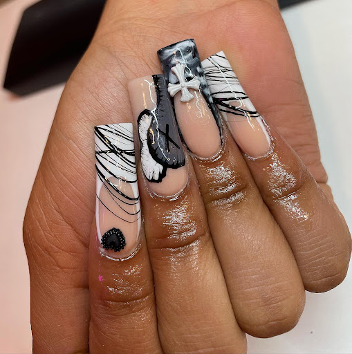 Nora's Nail Salon - United States