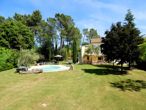 Photo de Lazuel:location saisonnière villa/gîte avec piscine Holiday rental Ardèche Aubenas Vallon Pont d'Arc à Ucel (07200)