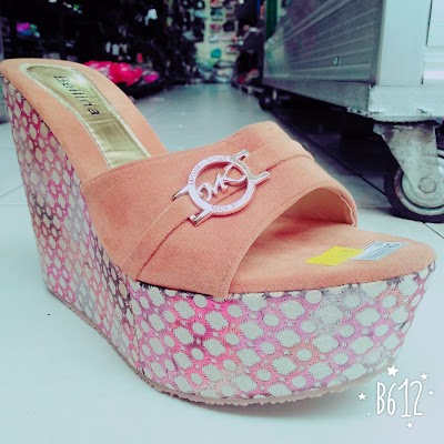 Photos of Toko Obral Sepatu/Sandal 5000+++