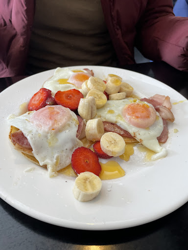 The Comodor Café - Visual