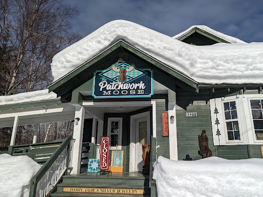 The Patchwork Moose - Visual