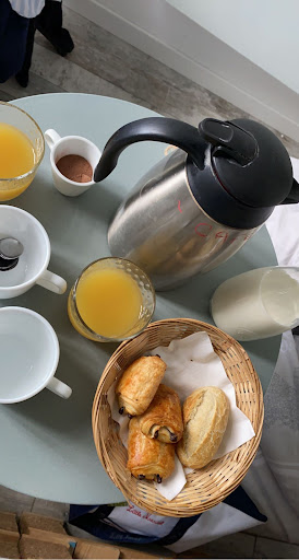 Photo de Les Colombines - Chambres d'hôtes, hôtel, yourtes, salle de réception à Hombleux (80400)