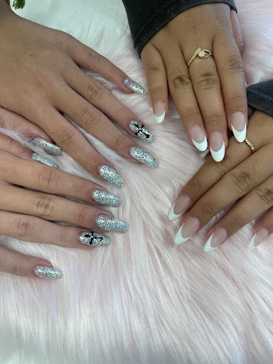 Moon Nails - Visual
