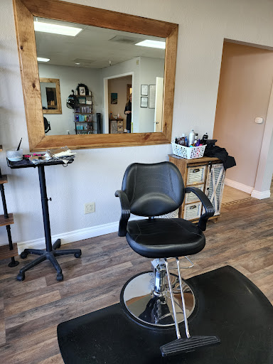 Streaks Studio & Salon - Thumbnail