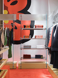 Photo n°8 de Kenzo à Paris (Magasin de vêtements pour femmes)