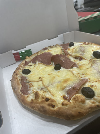 Photo 11 - FAMILY PIZZA