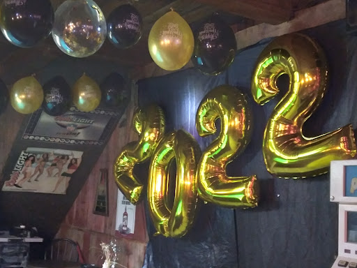 Blooeys Bar & Grill - Thumbnail