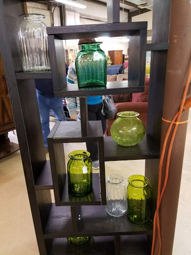 Tyler Consignment Warehouse - Visual