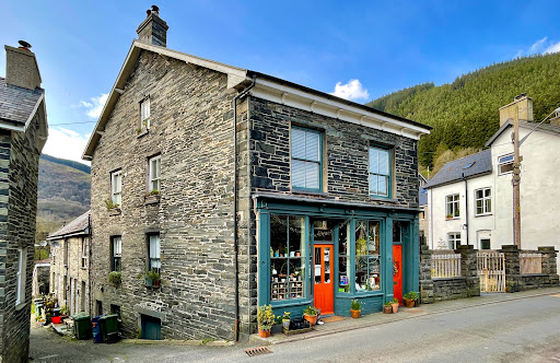 Idris Stores - Visual