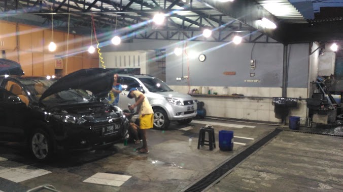 D'clean Car Wash, Author: Roberto Masami