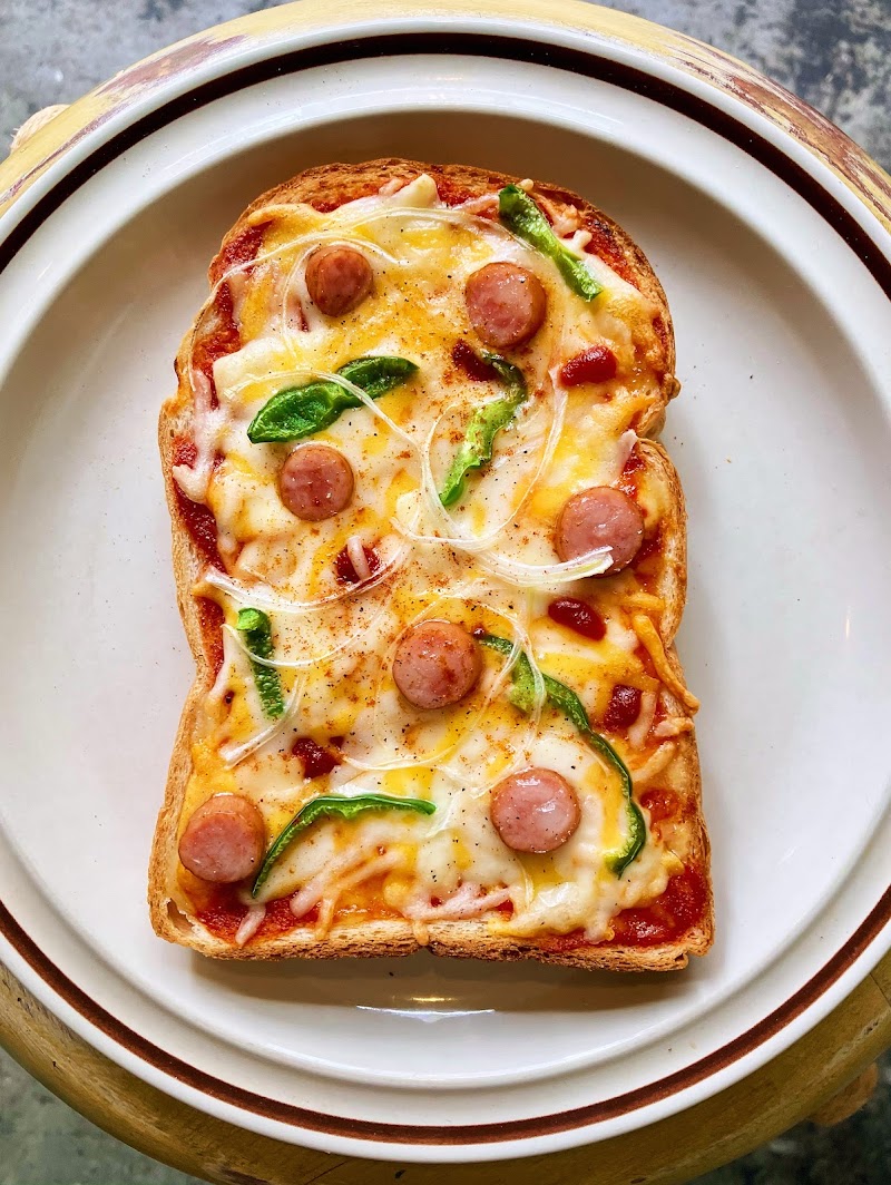 Bar & Record TK’s Deli