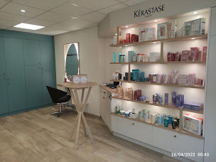 Photo n°23 de HL creation à Combourg (Salon de coiffure)