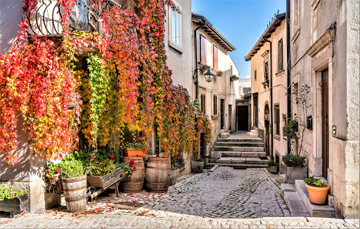 ABRUZZO COUNTRY HOUSES