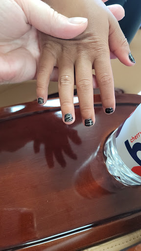 A Salon de Filipina - Thumbnail
