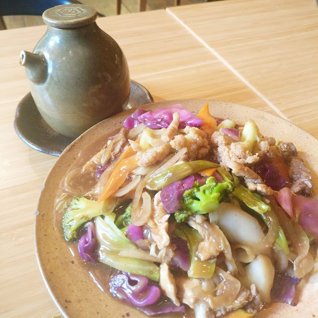 Tatá Sushi & Noodle Bar